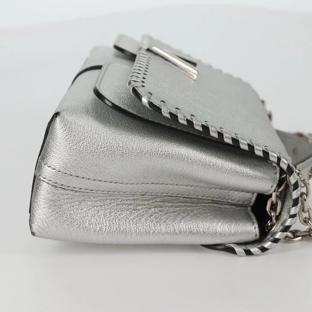 Louis Vuitton Cuir Plume Ecume Very Chain Bag Argent silver 3 way bag